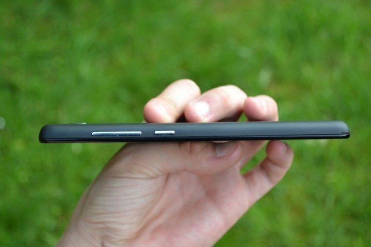 Rozmístění tlačítek je pro telefony Xiaomi typické