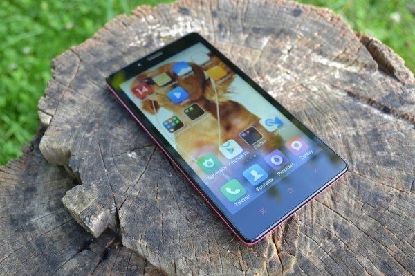 Xiaomi Redmi Note už je se svým 5,5" displejem opravdu "macek"