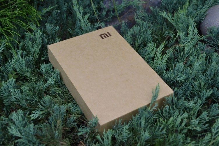 Tvrdá krabička bez zdobení – to je styl balení od Xiaomi