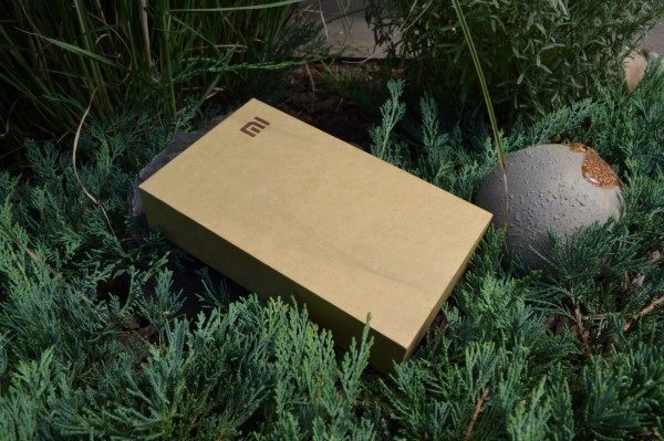 Tvrdá krabička bez zdobení – to je styl balení od Xiaomi