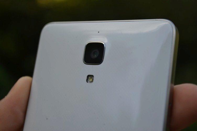 Objektiv 13MPx fotoaparátu