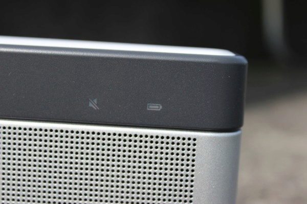 BOSE SoundLink Bluetooth III recenze - kontrolky