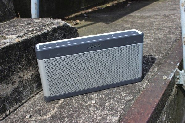 BOSE SoundLink Bluetooth III recenze - předek schody