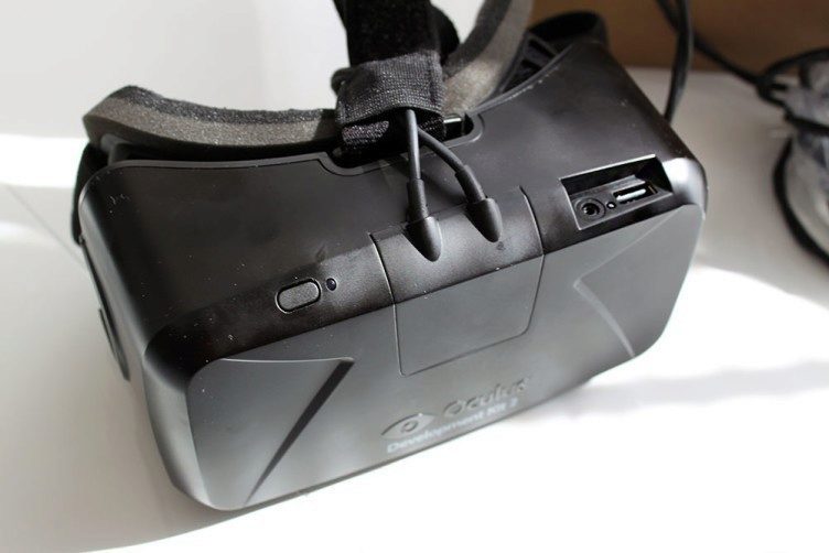 Oculus Rift Development Kit 2 vrchní strana