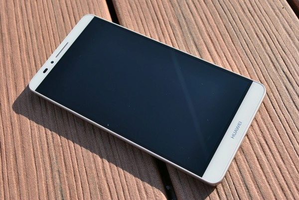 Huawei Ascend Mate 7 přední strana