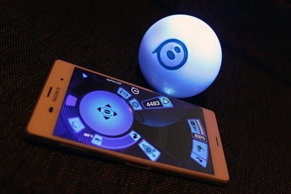 Orbotix Sphero 2.0 propojení s mobilním telefonem