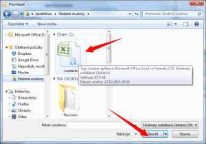 Otevřete stažený soubor contacts.csv