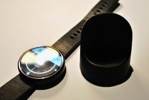 Motorola Moto 360 nabíjecí kolébka 2