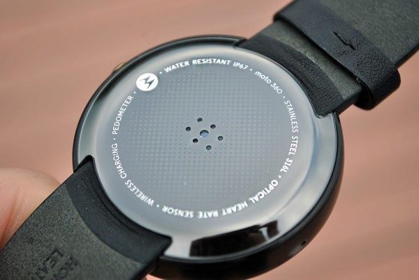 Motorola Moto 360 zadní strana