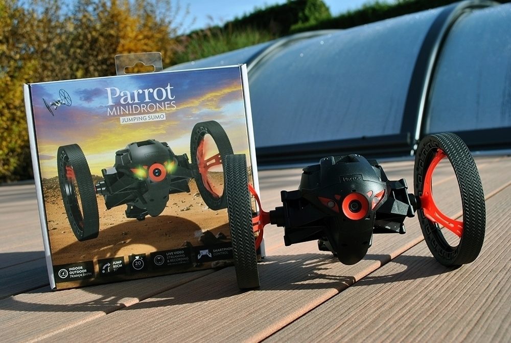 Parrot Jumping Sumo s balením