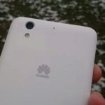 Huawei Ascend G630 – záda telefonu, fotoaparát a blesk