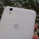 Huawei Ascend G630 – záda telefonu, fotoaparát a blesk