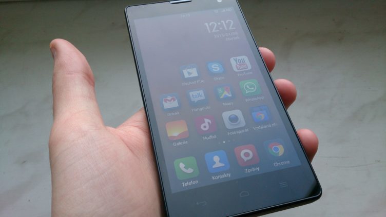 honor 3c přední strana displej