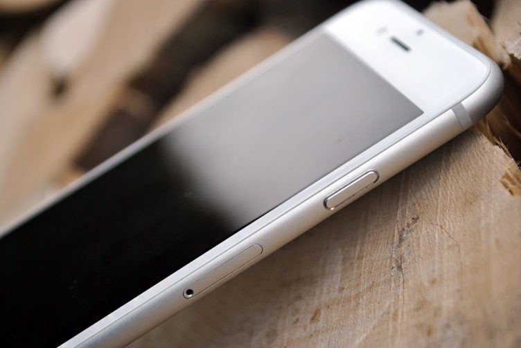 iPhone 6 pravá strana