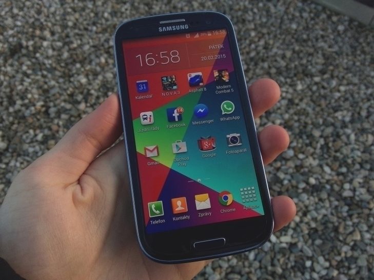 Samsung Galaxy S3 Neo - přední strana