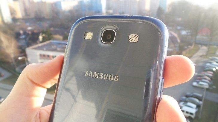 Samsung Galaxy S3 Neo - hlasitý reproduktor