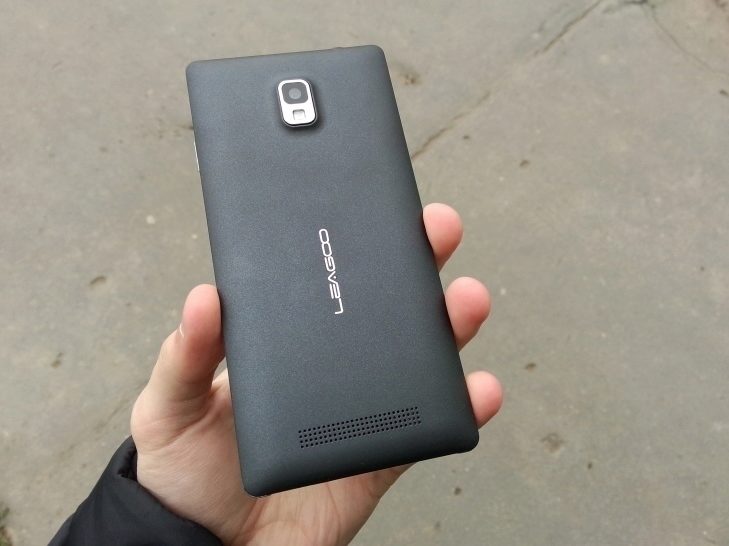 Leagoo Lead 2 - záda telefonu