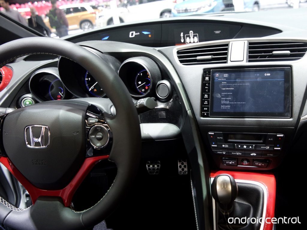 Android v Hondě Civic 2015