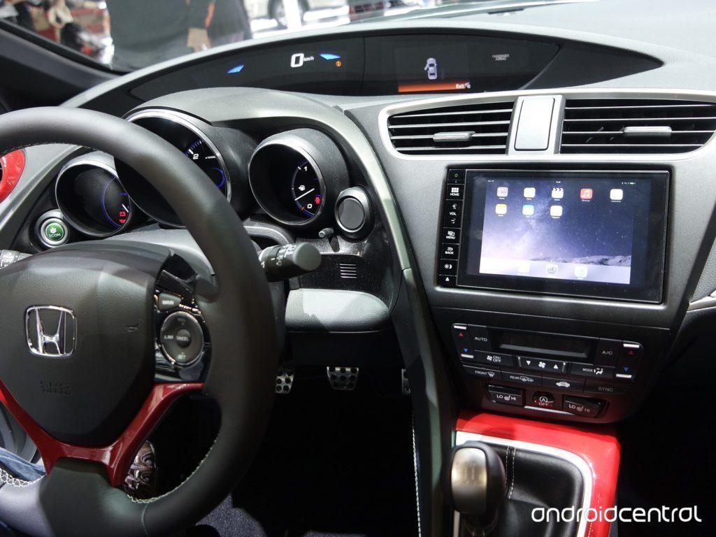 Android v Hondě Civic 2015