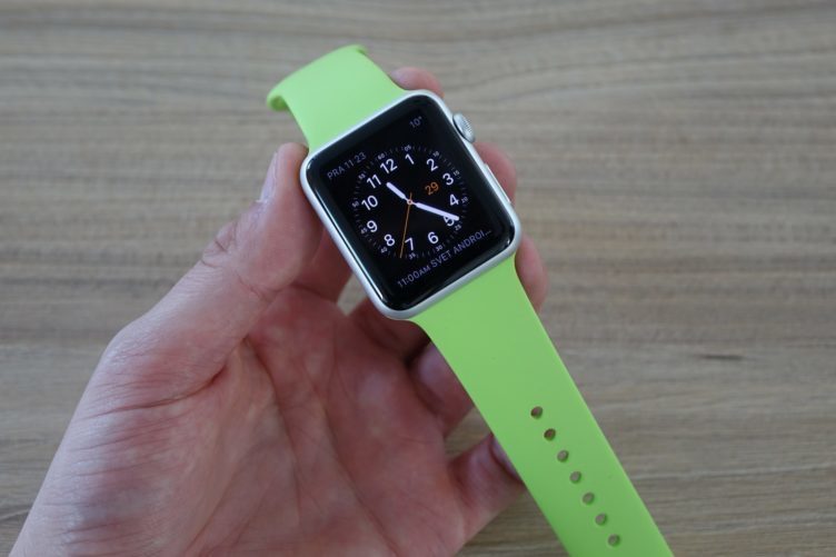 Apple Watch (18) Apple Watch (18)