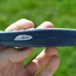 Nokia 3310 –  boční strana telefonu (1)