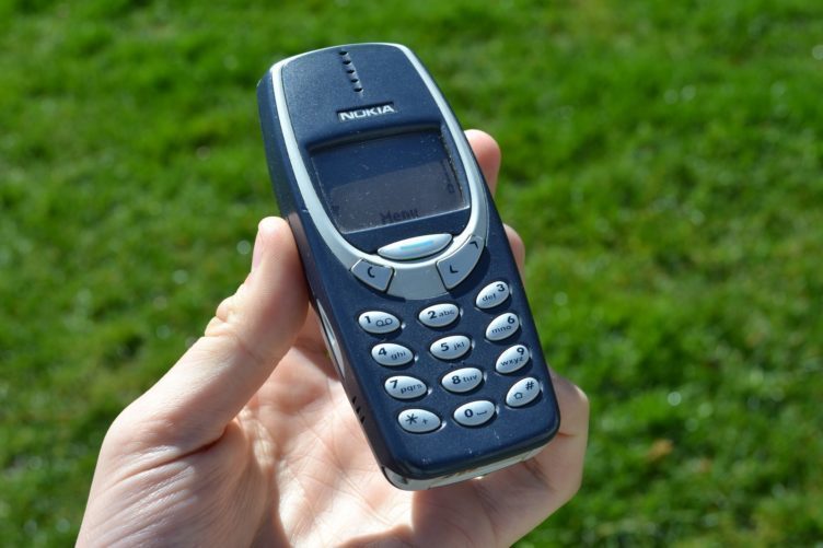 Nokia 3310 -  přední strana telefonu (2)