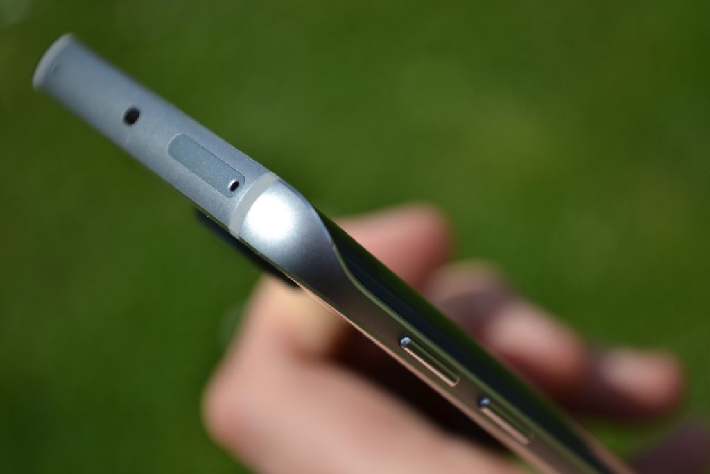 Samsung Galaxy S6 Edge konstrukce 17