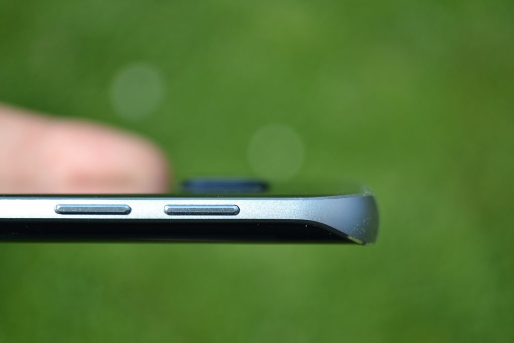 Samsung Galaxy S6 Edge konstrukce 22