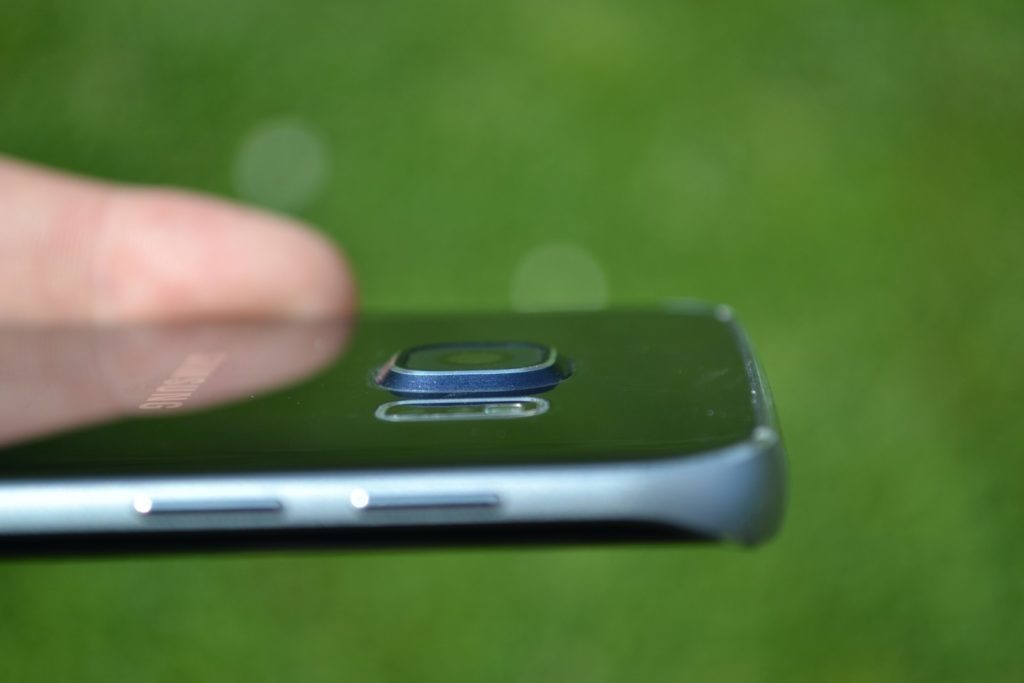 Samsung Galaxy S6 Edge konstrukce 23
