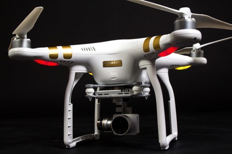 DJI Phantom 3 - 12 DJI Phantom 3 - 12
