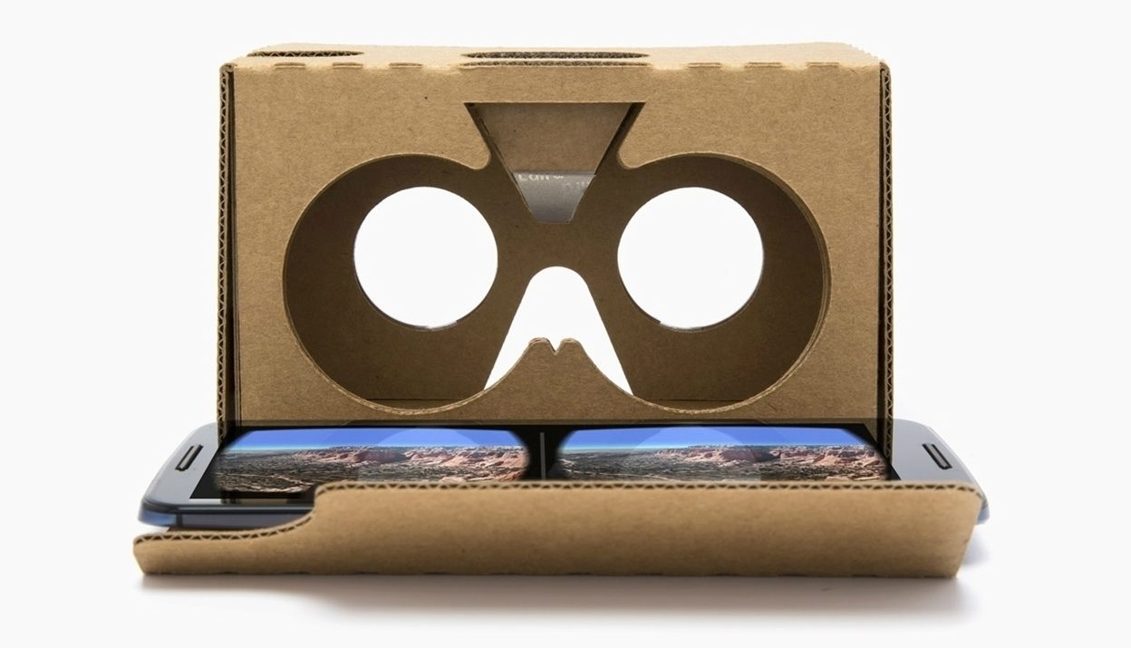 Google CardBoard virtuální realita větší, lepší a také pro iPhone