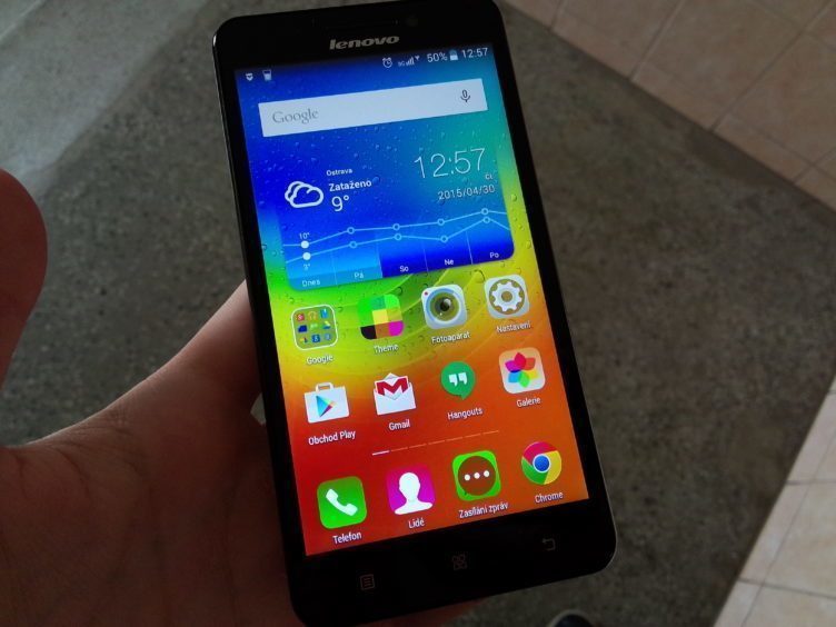 Lenovo A5000 - displej