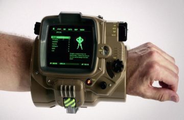 Fallout 4 příjde s opravdovým Pip-Boyem, zasouvá se do něj telefon