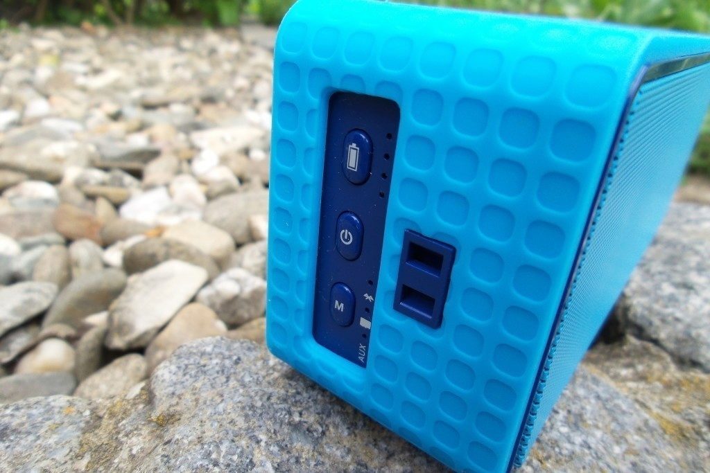 Huawei Colorcube AM10 boční tlačítka