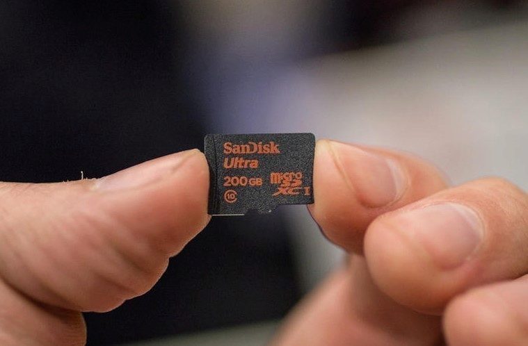 sandisk 200 GB microSD