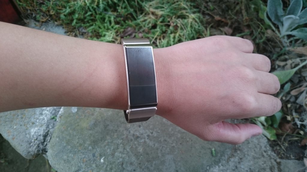 Huawei Talkband B2 vzhled náramku na ruce 4