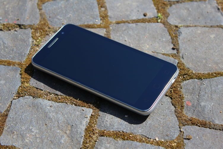 Vodafone Smart Prime 6 přední strana