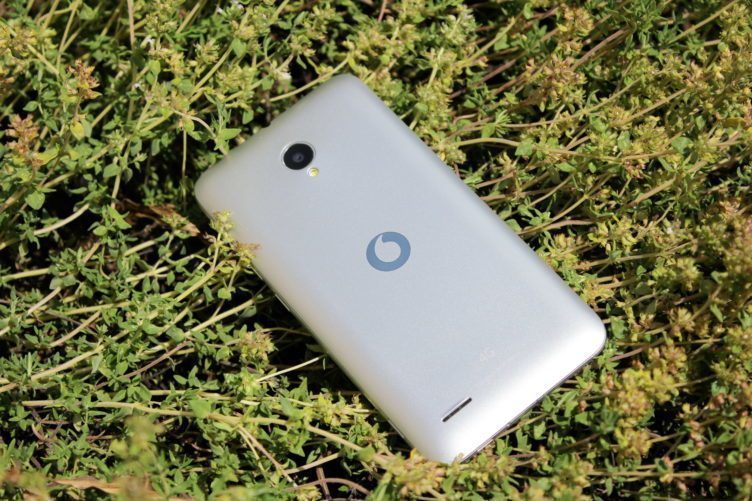 Vodafone Smart Prime 6 záda