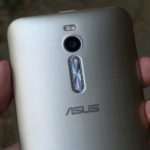 Asus Zenfone 2 – kolébka hlasitosti, zadní fotoaparát a přisvětlovací LED dioda