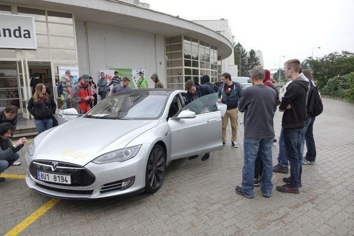 Alza Android RoadShow 2105 Brno - Tesla S (2)