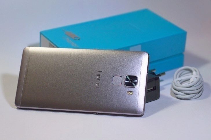 Honor 7 obsah balení