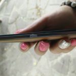 OnePlus 2 – Levá boční strana telefonu, notifikační klávesa