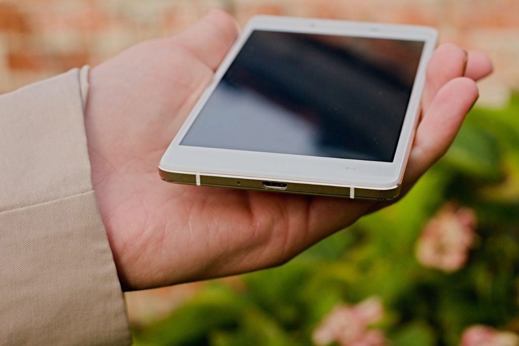 Oppo R7 microUSB