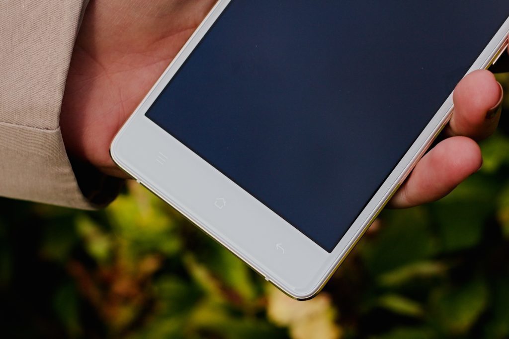 Oppo R7 senzorová tlačítka