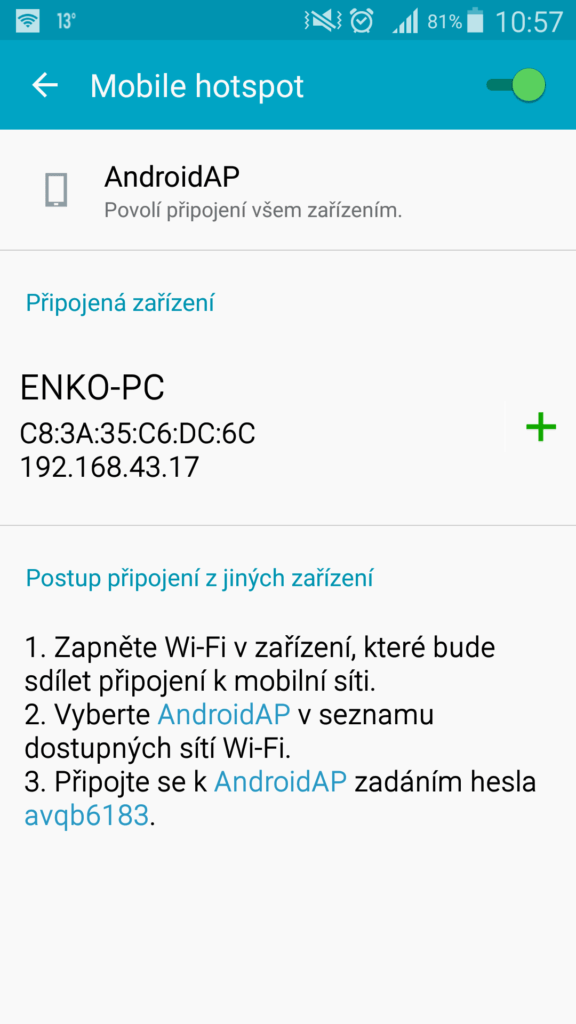 připojen