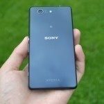 Sony Xperia Z3 Compact – zadní strana telefonu (4)