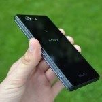 Sony Xperia Z3 Compact – zadní strana telefonu (5)