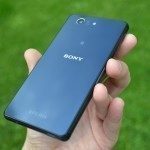 Sony Xperia Z3 Compact – zadní strana telefonu (6)