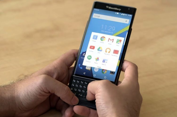 Jedním z hlavních rysů BlackBerry Priv má být hardwarová klávesnice Jedním z hlavních rysů BlackBerry Priv má být hardwarová klávesnice