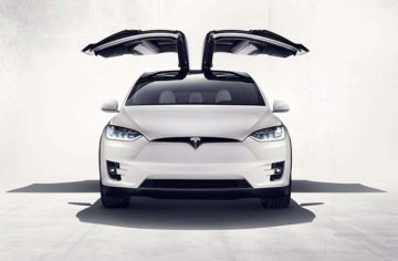 Tesla Model X: Velký a rychlý vůz, připravený vás chránit